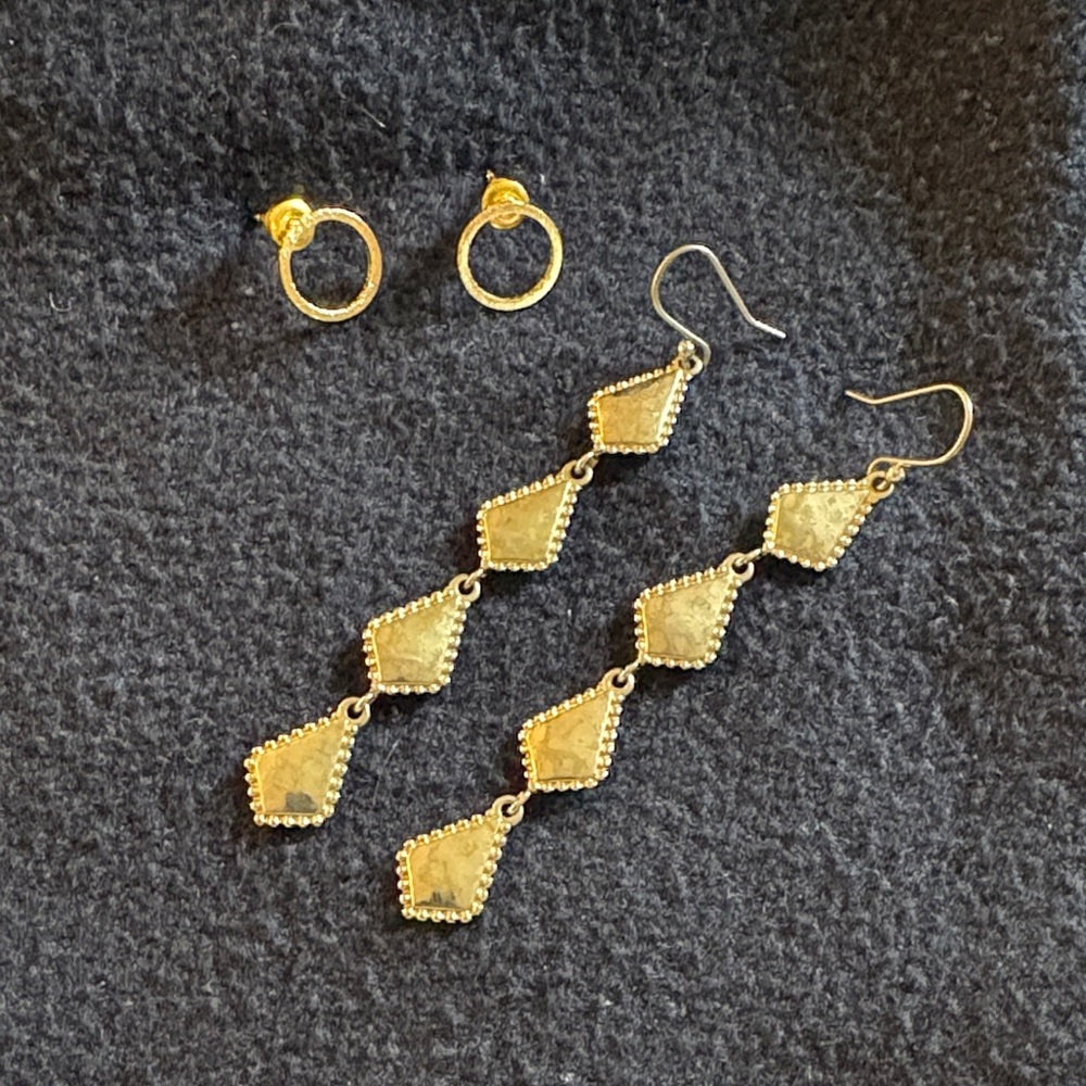 Two earrings. Gold-Tone.